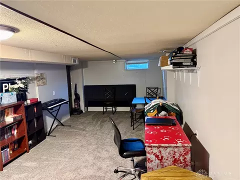 1033 Westmont Cir, Springfield, OH 45503 photo 25
