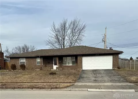 213 Southerly Hills Dr, Englewood, OH 45322