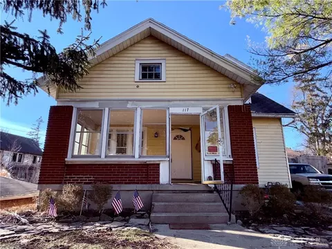117 Valleyview Dr, Dayton, OH 45405