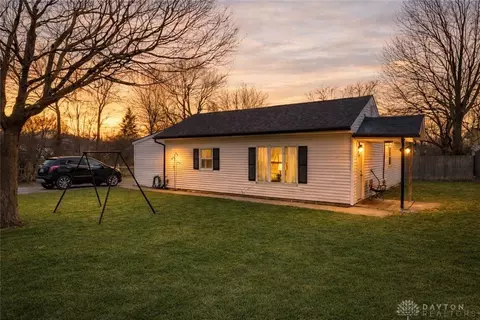 126 Oak St, Saint Paris, OH 43072