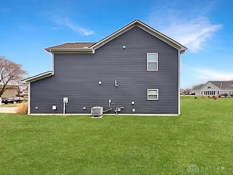 Exterior - 103 Summitt Dr, Union, OH 45322 photo 4 of 5