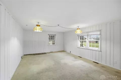 Living - 489 Jenny Ln, Centerville, OH 45459 photo 14 of 14