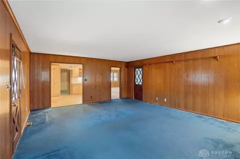 Living - 489 Jenny Ln, Centerville, OH 45459 photo 9 of 14