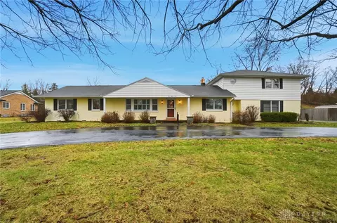 Exterior - 489 Jenny Ln, Centerville, OH 45459 photo 3 of 8