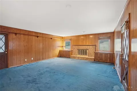 Living - 489 Jenny Ln, Centerville, OH 45459 photo 7 of 14