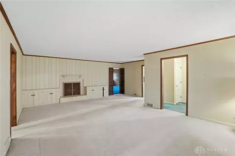 Living - 489 Jenny Ln, Centerville, OH 45459 photo 5 of 14