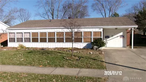 27 Laurelgrove Dr, Englewood, OH 45322