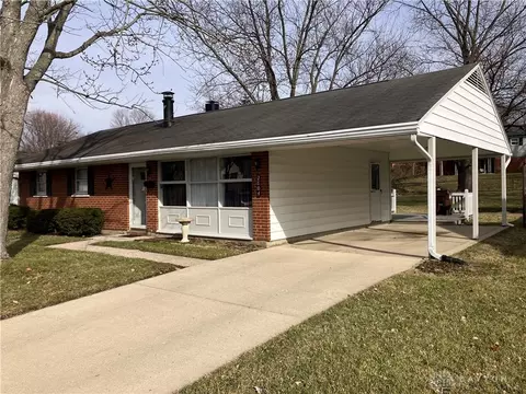 2804 Blackhawk Rd, Dayton, OH 45420