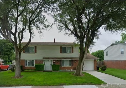 6221 Longford Dr, Huber Heights, OH 45424