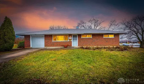 4300 Lambeth Dr, Dayton, OH 45424