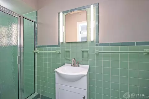 Bath - 411 Judith Dr, Kettering, OH 45429 photo 1 of 4