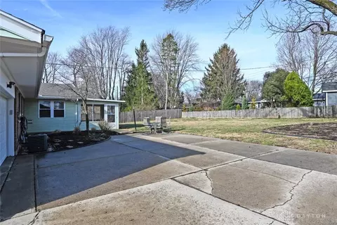 Exterior - 411 Judith Dr, Kettering, OH 45429 photo 10 of 16