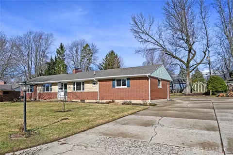 Exterior - 411 Judith Dr, Kettering, OH 45429 photo 2 of 16