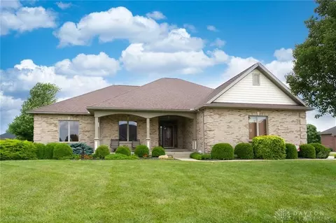 2659 Stonebridge Dr, Troy, OH 45373