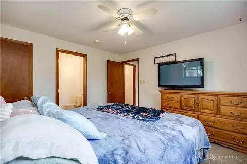 Bedroom - 1629 Beaver Creek Ln, Kettering, OH 45429 photo 6 of 6
