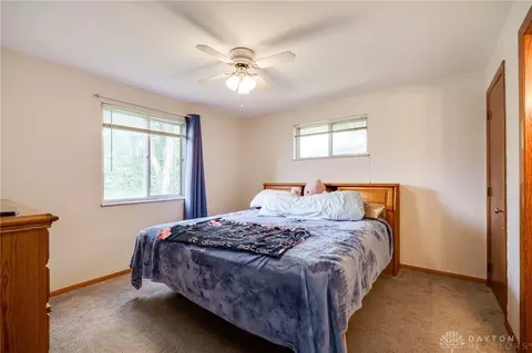 Bedroom - 1629 Beaver Creek Ln, Kettering, OH 45429 photo 5 of 6