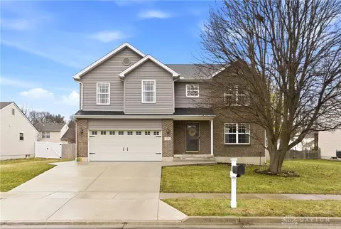 355 Thompson Dr, Fairborn, OH 45324