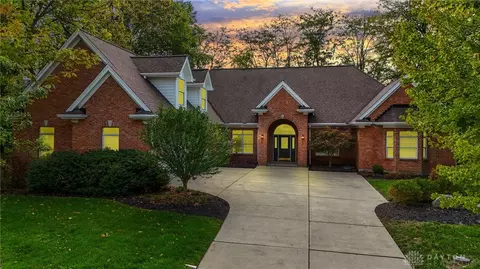 376 Yankee Trace Dr, Dayton, OH 45458