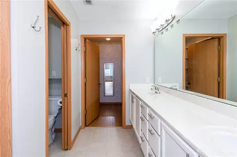 Bath - 2133 Willow Run Cir, Enon, OH 45323 photo 4 of 6