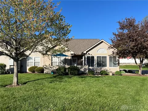 Exterior - 2133 Willow Run Cir, Enon, OH 45323 photo 5 of 6