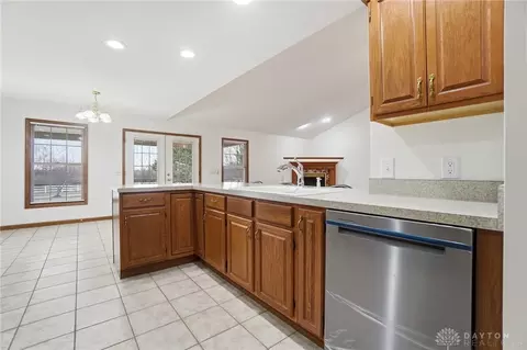 Kitchen - 9048 Bedford Ct, Centerville, OH 45458 photo 5 of 6