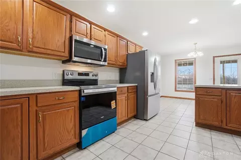 Kitchen - 9048 Bedford Ct, Centerville, OH 45458 photo 6 of 6