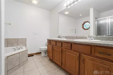 Bath - 9048 Bedford Ct, Centerville, OH 45458 photo 1 of 3