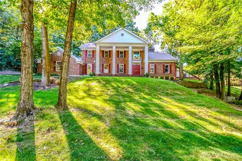 1955 Kress Wood Cir, Dayton, OH 45429