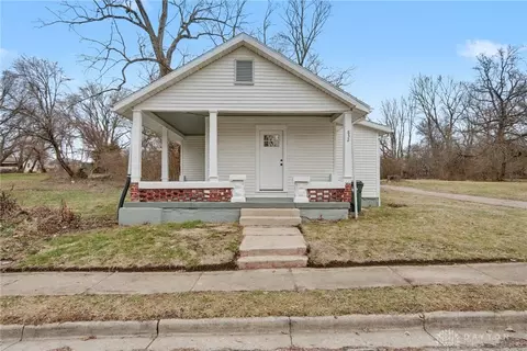 832 E 3rd St, Xenia, OH 45385