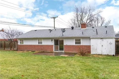 Exterior - 1005 Chateau Dr, Kettering, OH 45429 photo 6 of 8