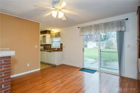 Living - 1005 Chateau Dr, Kettering, OH 45429 photo 7 of 8
