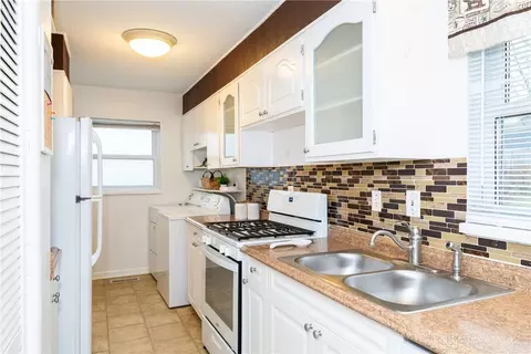 Kitchen - 1005 Chateau Dr, Kettering, OH 45429 photo 3 of 6