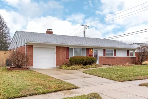 1005 Chateau Dr, Kettering, OH 45429