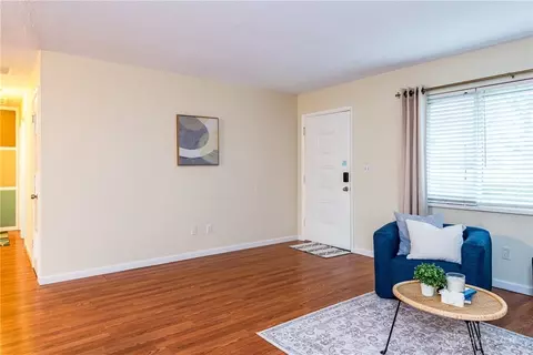 Living - 1005 Chateau Dr, Kettering, OH 45429 photo 1 of 8