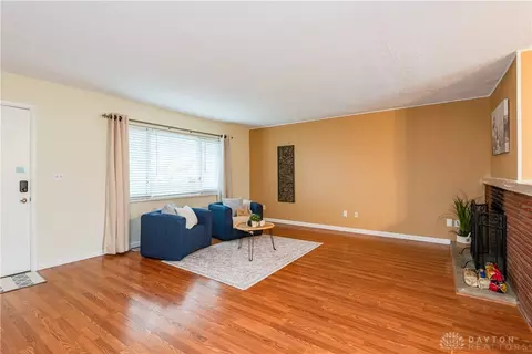 Living - 1005 Chateau Dr, Kettering, OH 45429 photo 6 of 8
