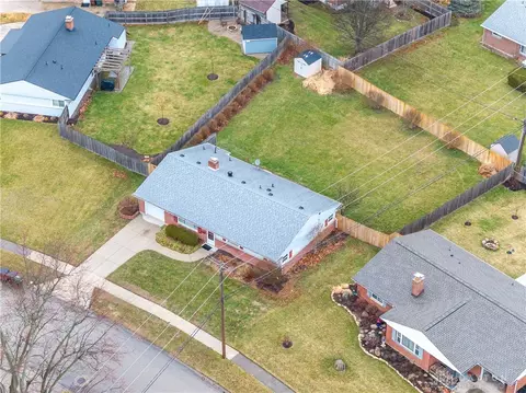 View/Area - 1005 Chateau Dr, Kettering, OH 45429 photo 3 of 8