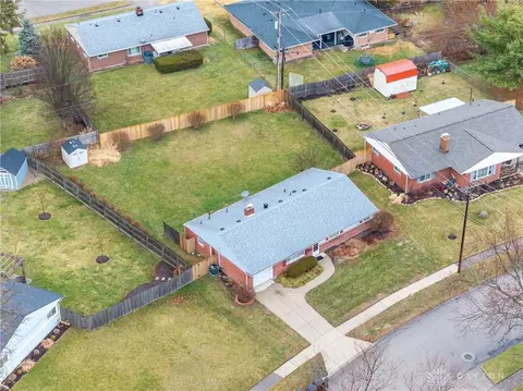 View/Area - 1005 Chateau Dr, Kettering, OH 45429 photo 1 of 8