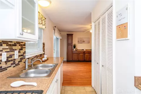 Kitchen - 1005 Chateau Dr, Kettering, OH 45429 photo 6 of 6