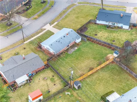 View/Area - 1005 Chateau Dr, Kettering, OH 45429 photo 5 of 8