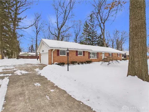 1326 Lemcke Rd, Dayton, OH 45434