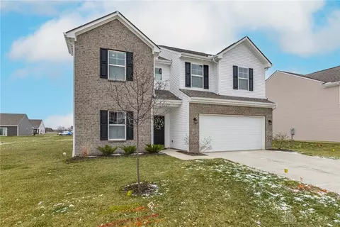 151 Autumn Maple Ln, Brookville, OH 45309