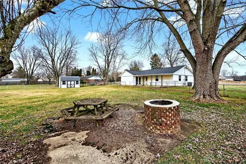Exterior - 2925 S Tecumseh Rd, Springfield, OH 45502 photo 8 of 11