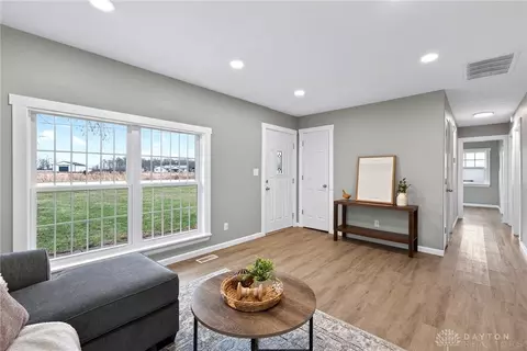 Living - 2925 S Tecumseh Rd, Springfield, OH 45502 photo 3 of 3