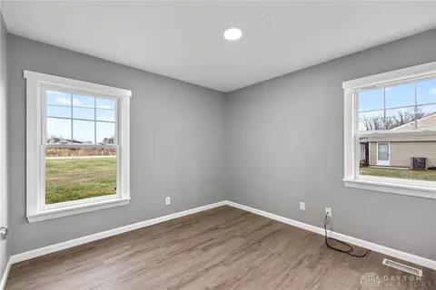 Bedroom - 2925 S Tecumseh Rd, Springfield, OH 45502 photo 5 of 6