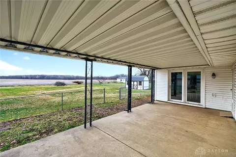 Exterior - 2925 S Tecumseh Rd, Springfield, OH 45502 photo 5 of 11