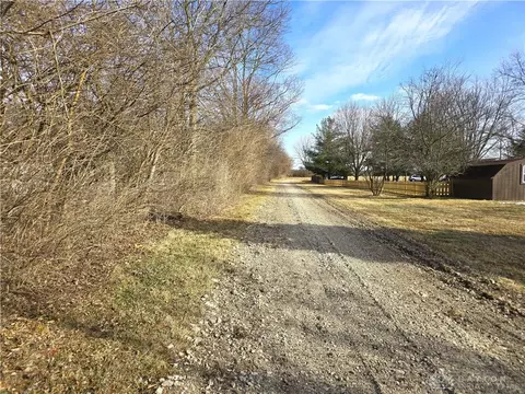 414 W Sparrow Rd, Springfield, OH 45502