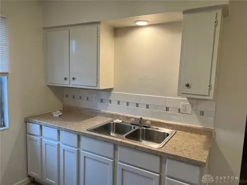 Kitchen - 232 E Bruce Ave, Dayton, OH 45405 photo 4 of 8