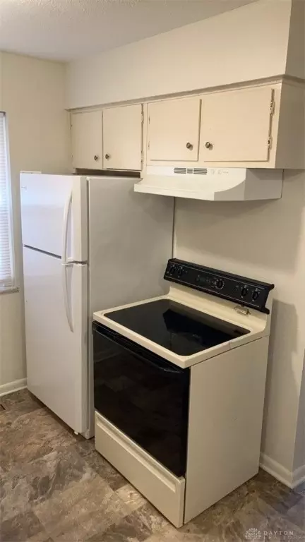 Kitchen - 232 E Bruce Ave, Dayton, OH 45405 photo 8 of 8