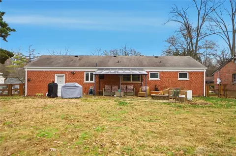 Exterior - 8797 Long Ln, Cincinnati, OH 45231 photo 4 of 12