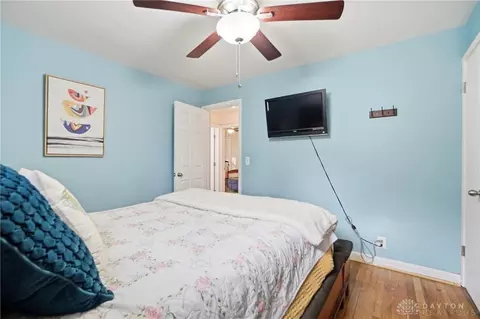 Bedroom - 8797 Long Ln, Cincinnati, OH 45231 photo 3 of 6